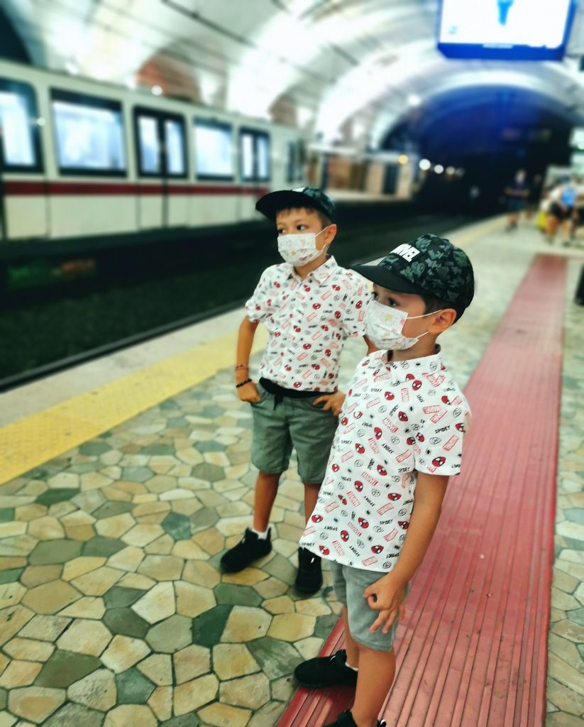 cu copiii la roma metrou transport in comun